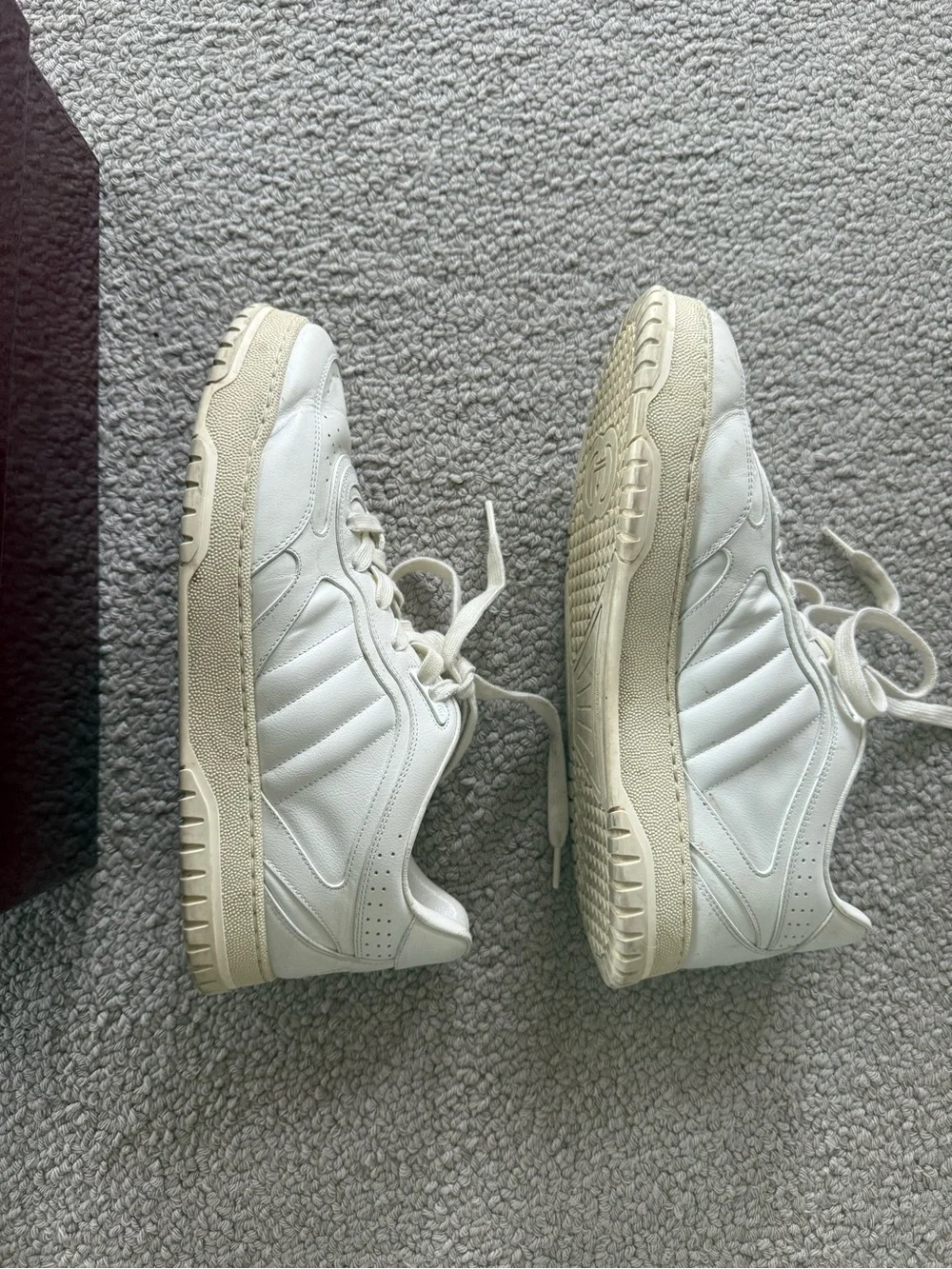 Gucci Men’s  White Leather Sneakers with Green-Red Heel Detail